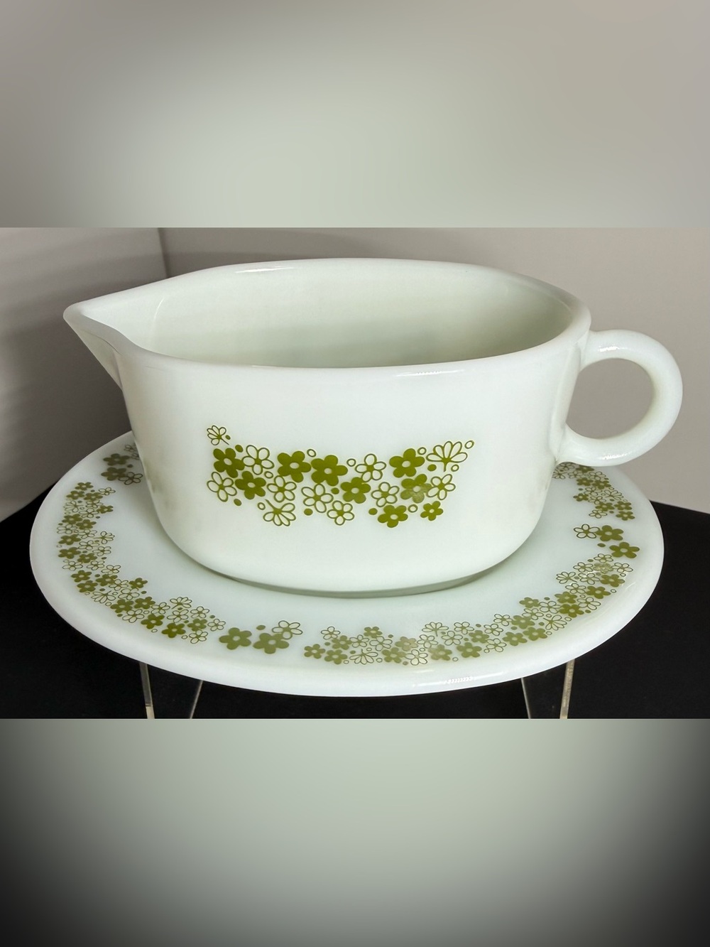 Vintage Pyrex Spring Blossom Green Gravy Boat & Underplate Set 77-B